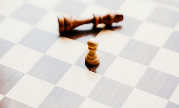 Ghid de cercetare concurentiala cu AI